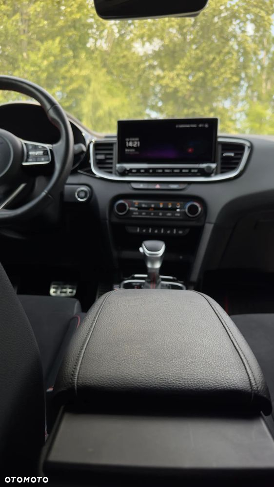 Kia ProCeed 1.6 T-GDI GT DCT - 13