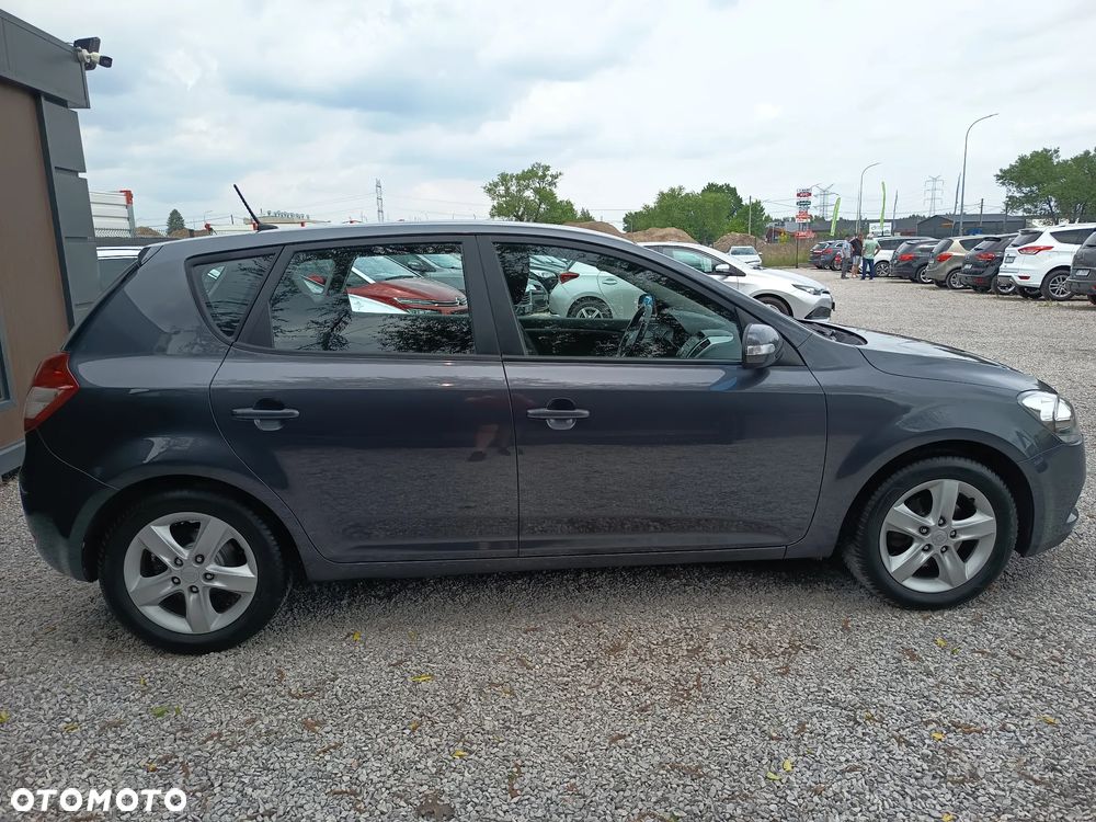 Kia Ceed 1.4 CVVT Spirit - 12