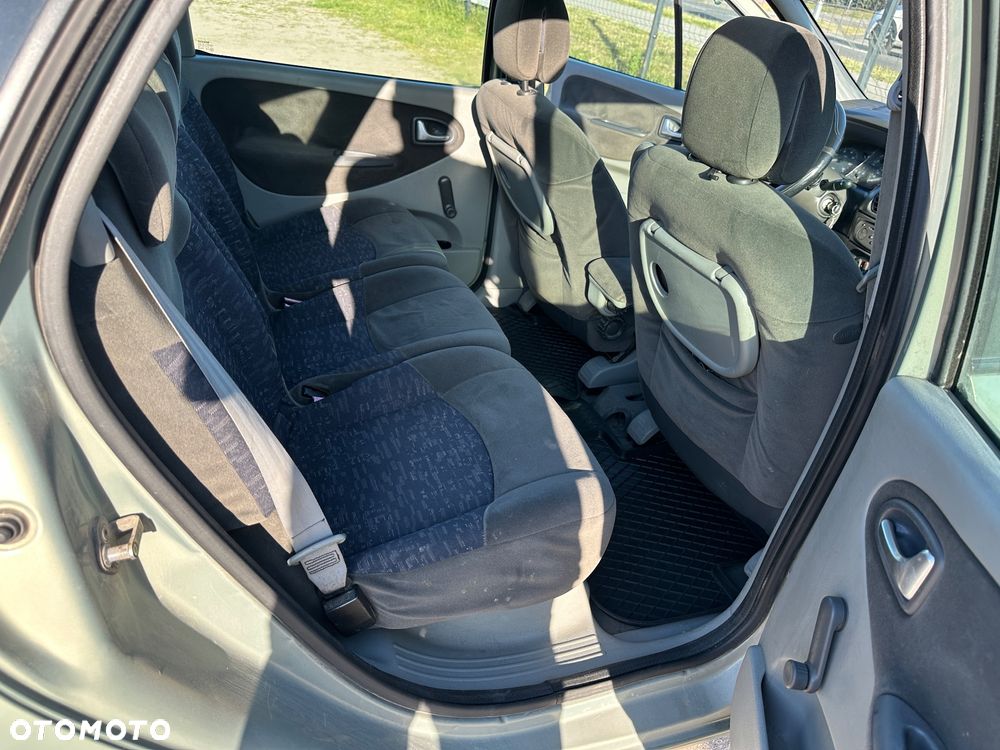 Renault Scenic 1.9 dCi Authentique - 8