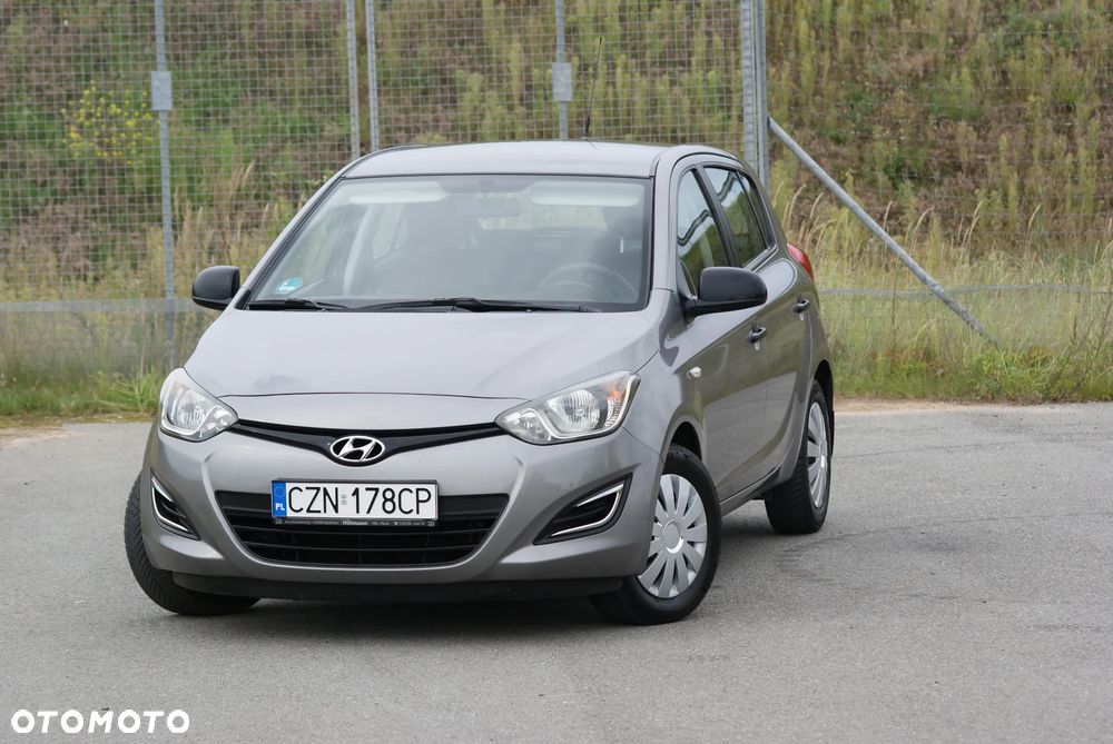 Hyundai i20 - 24