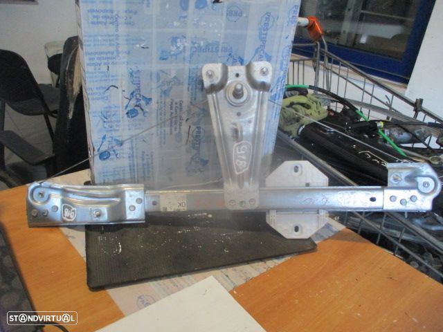 Elevador Manual 807212452R DACIA LOGAN 2 MCV FASE 1 2013 1.2I 75CV 5P BRANCA FESQ - 1