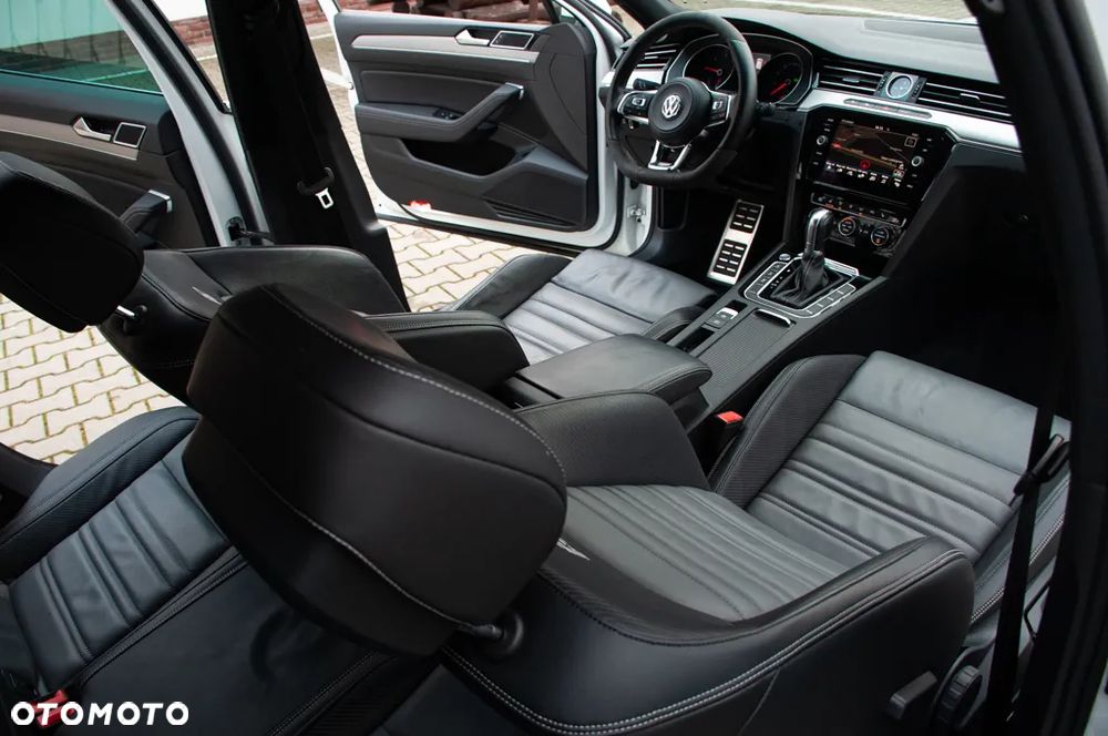 Volkswagen Passat 2.0 TDI SCR 4Motion DDG Highline - 25