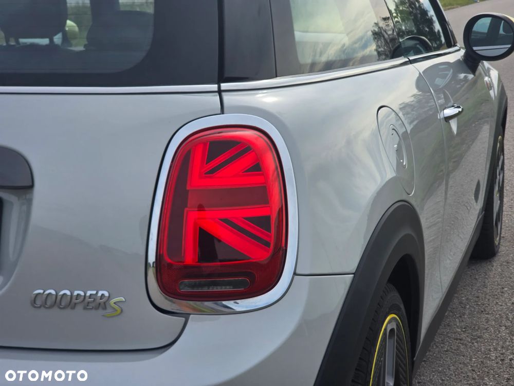 MINI Cooper SE Yours Trim - 24