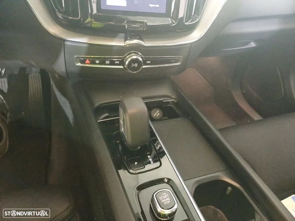 Volvo XC 60 2.0 T6 PHEV Plus Bright AWD - 8