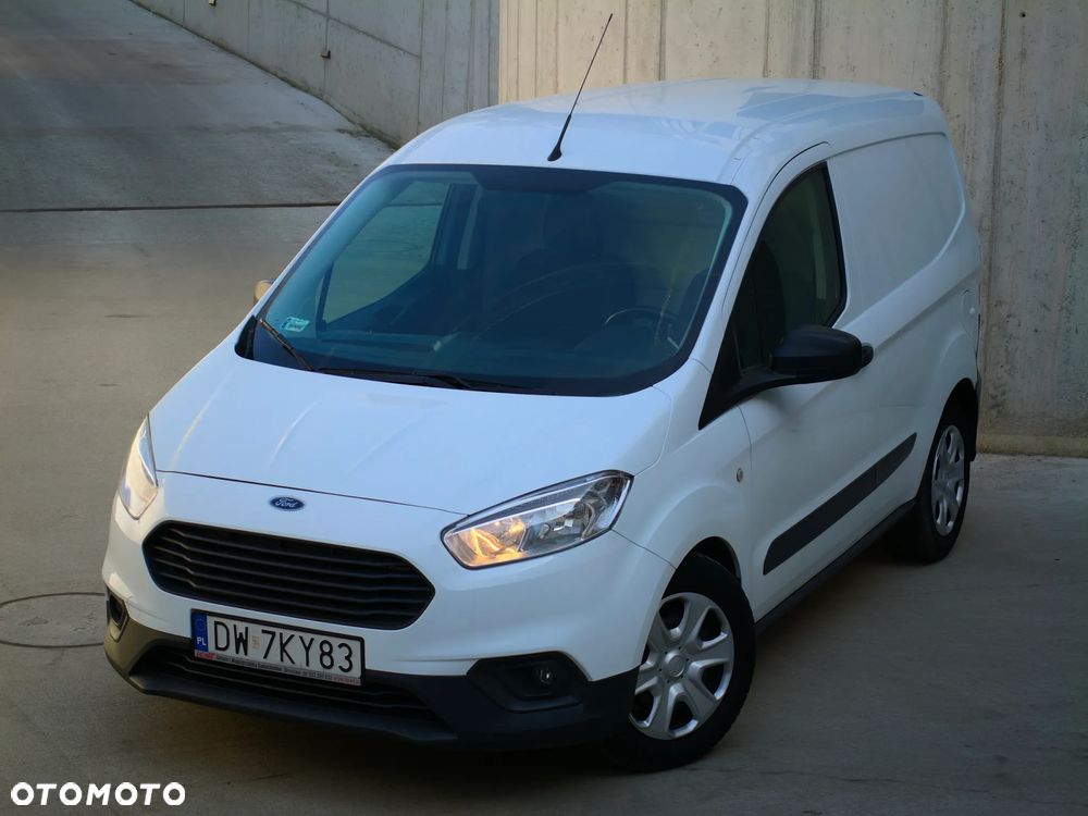 Ford Transit Courier - 12