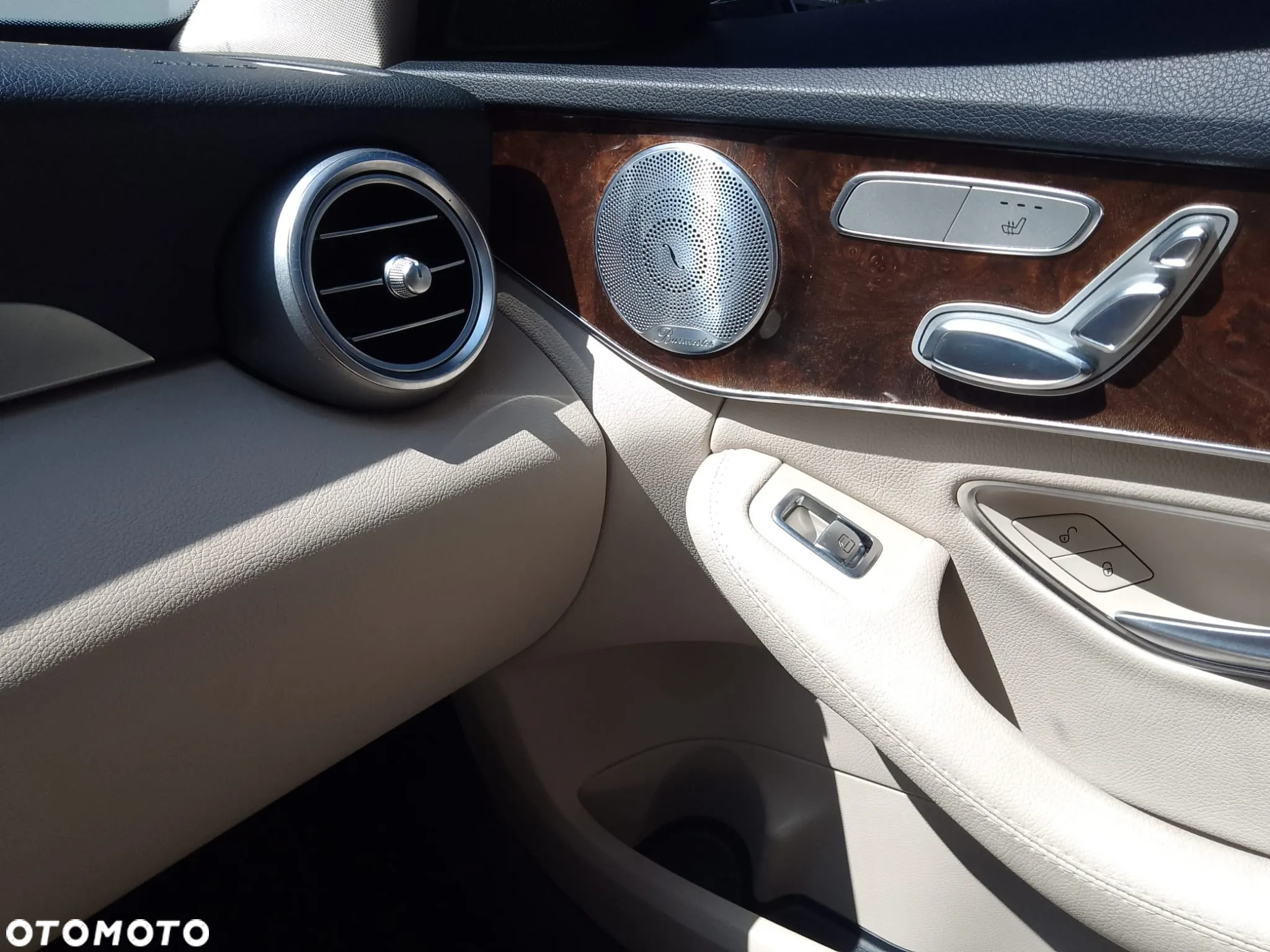 Mercedes-Benz Klasa C 300 9G-TRONIC AMG Line - 21