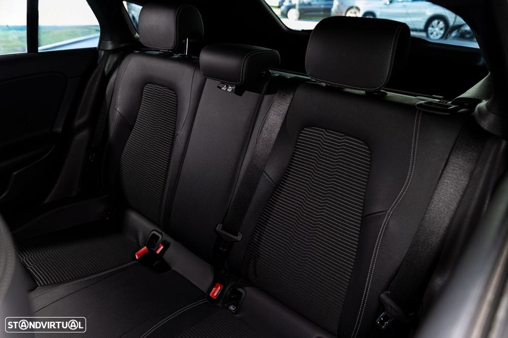 Mercedes-Benz CLA 250 e - 28