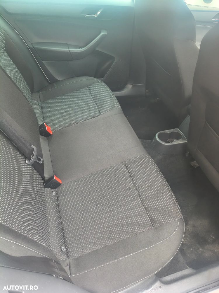 Skoda RAPID 1.2 TSI Edition - 8