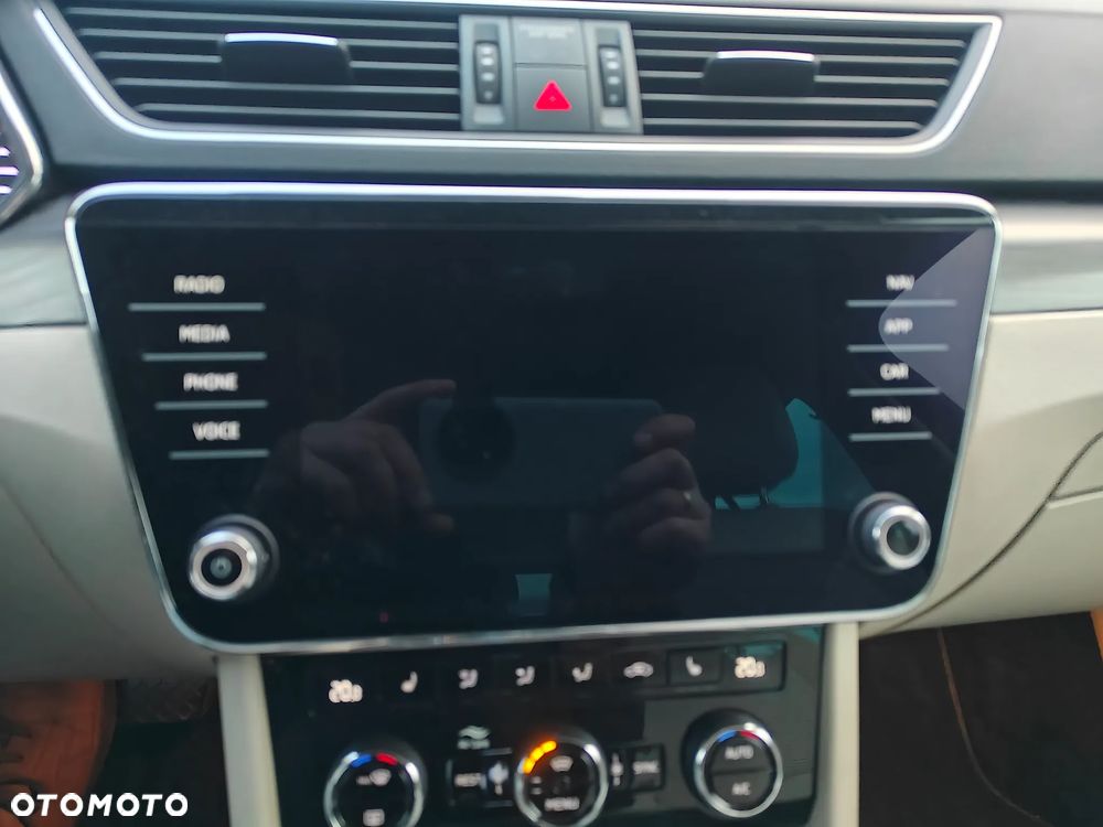 Skoda Superb 2.0 TSI Style DSG - 17