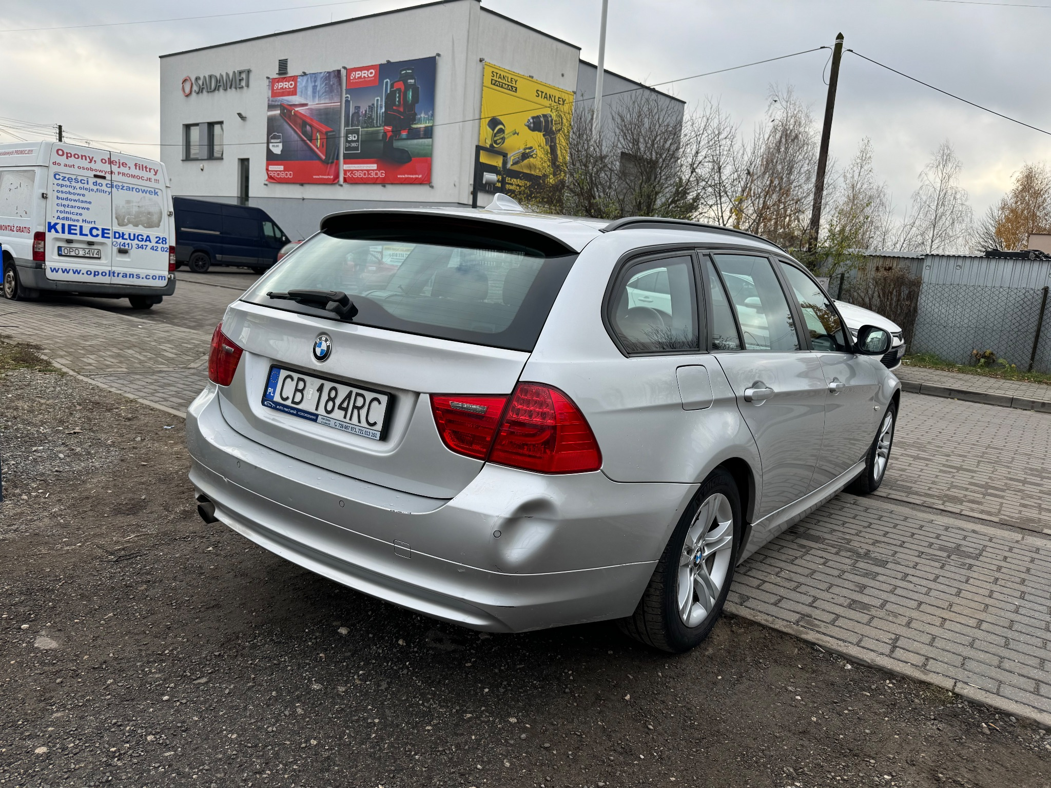 BMW Seria 3 318d DPF Touring Edition Sport - 15