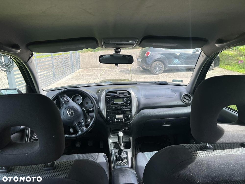 Toyota RAV4 2.0 D-4D 4x4 - 5