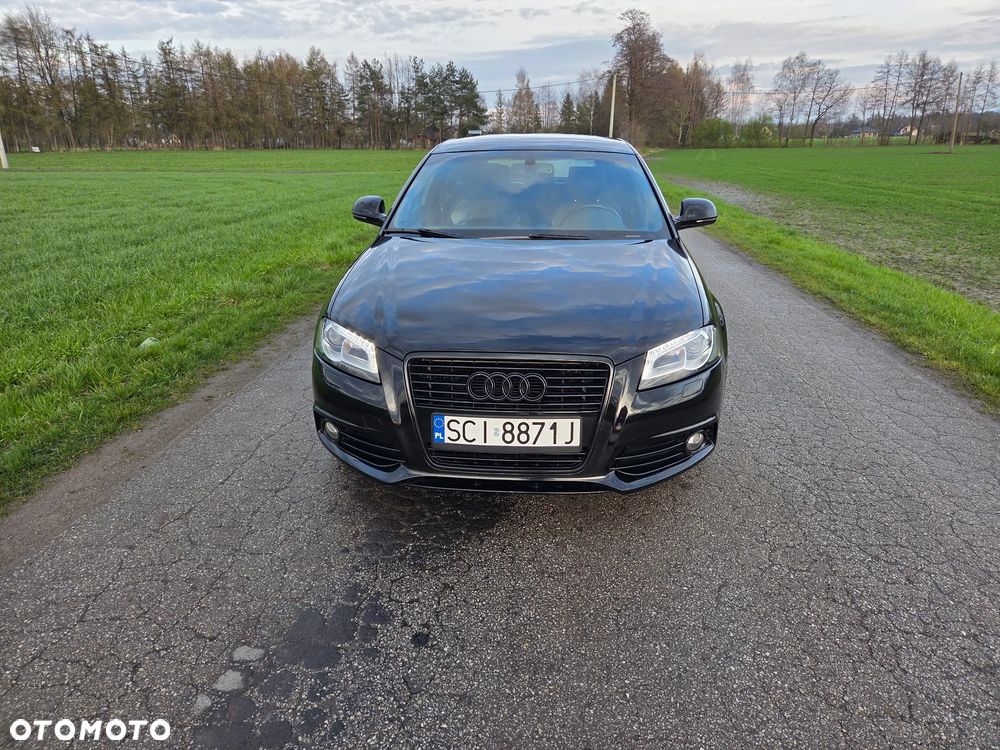 Audi A3 Sportback 1.6 TDI DPF S line Sportpaket - 2