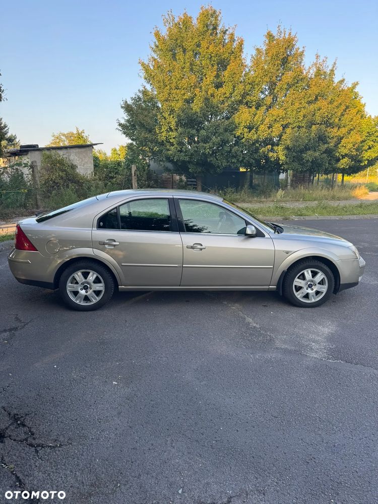 Ford Mondeo - 10