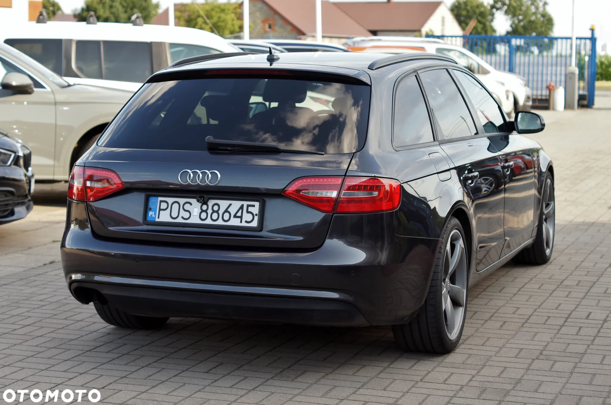 Audi A4 Avant 2.0 TDI DPF quattro S tronic S line Sportpaket - 4
