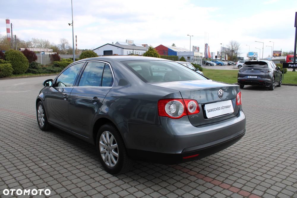 Volkswagen Jetta 1.9 TDI Comfortline - 6