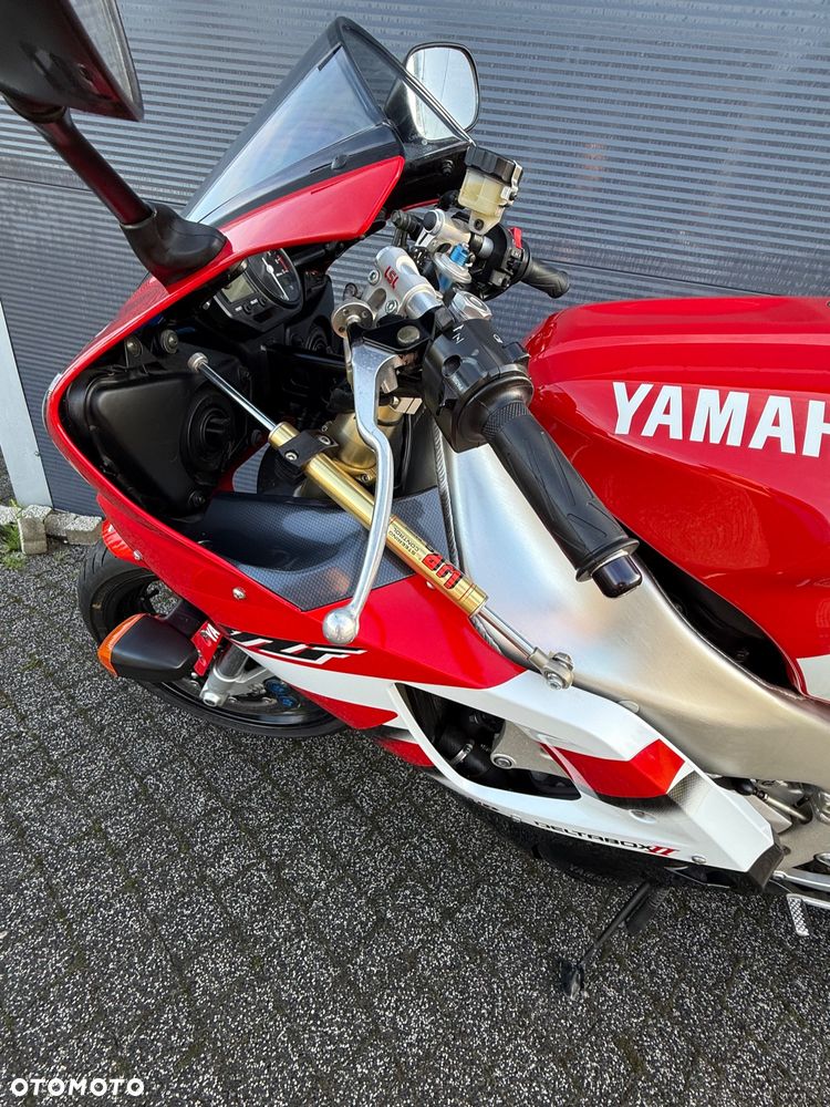 Yamaha YZF - 21
