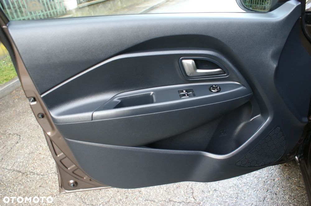 Kia Rio - 11