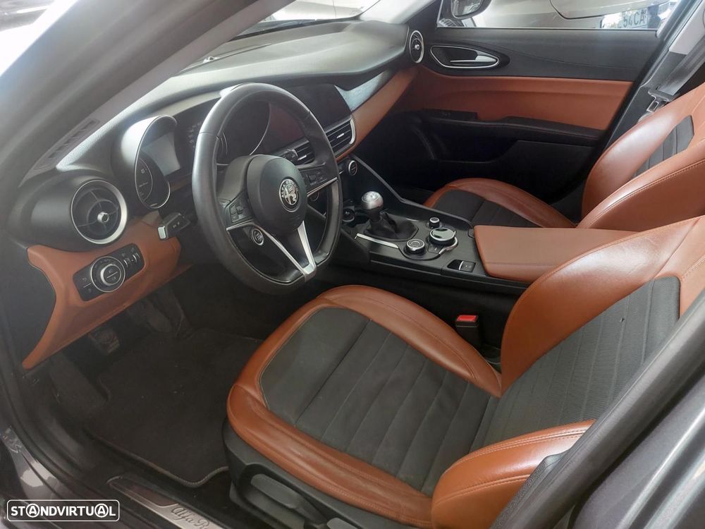 Alfa Romeo Giulia 2.2 D - 12