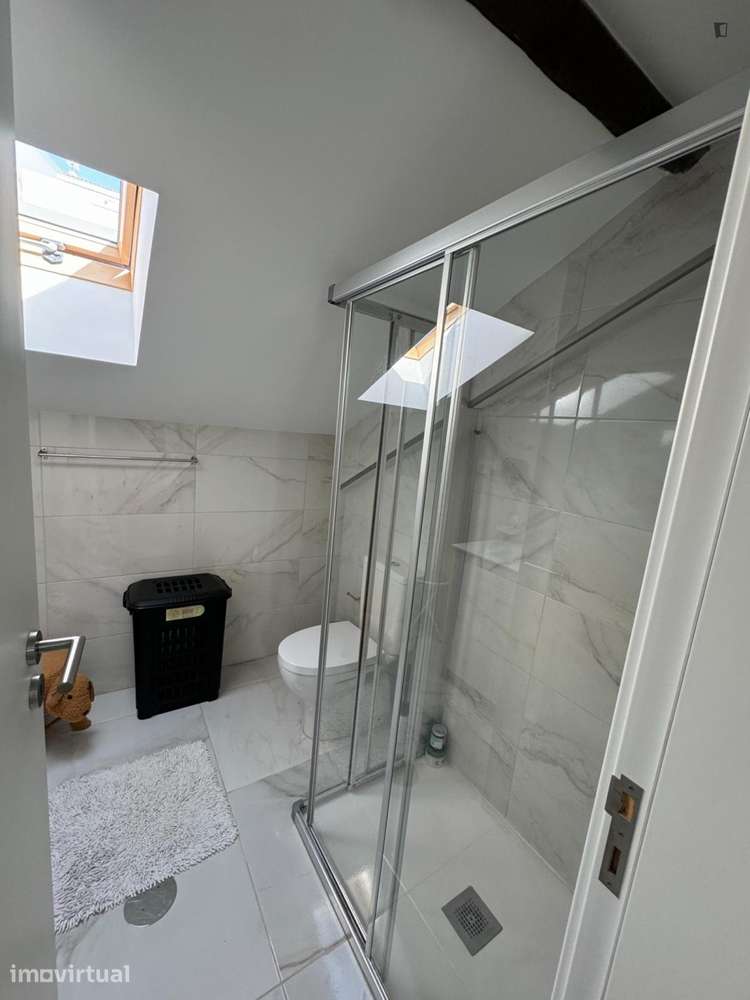 Quarto - localizado em Norton de Matos Coimbra - Grande imagem: 4/18