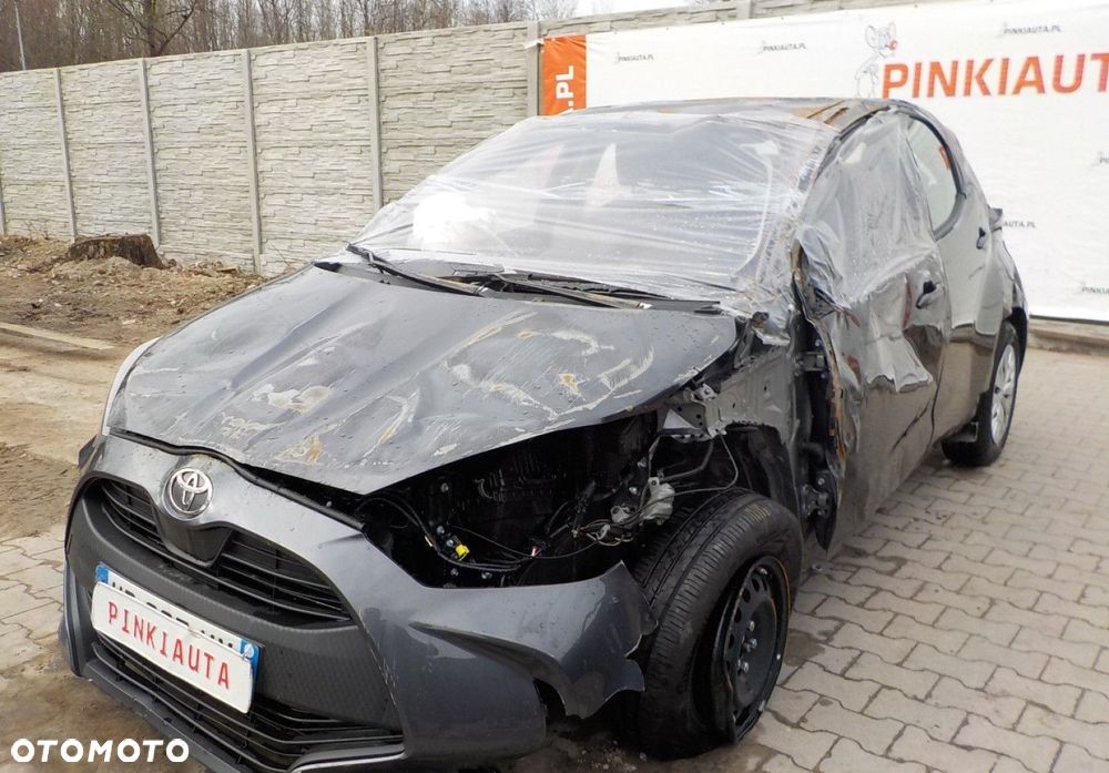 Toyota Yaris - 10