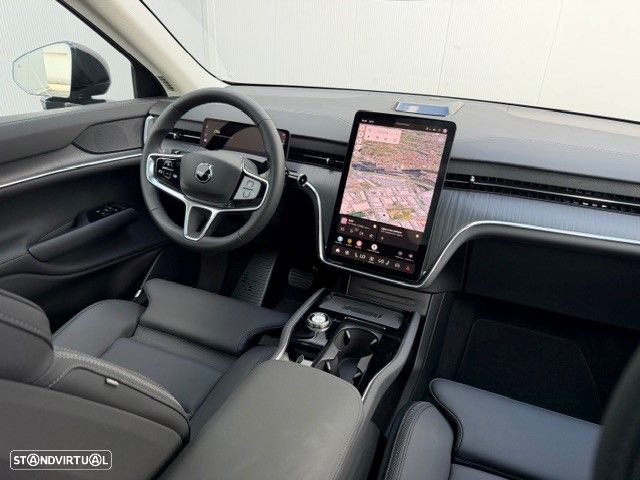 Volvo EX90 - 3