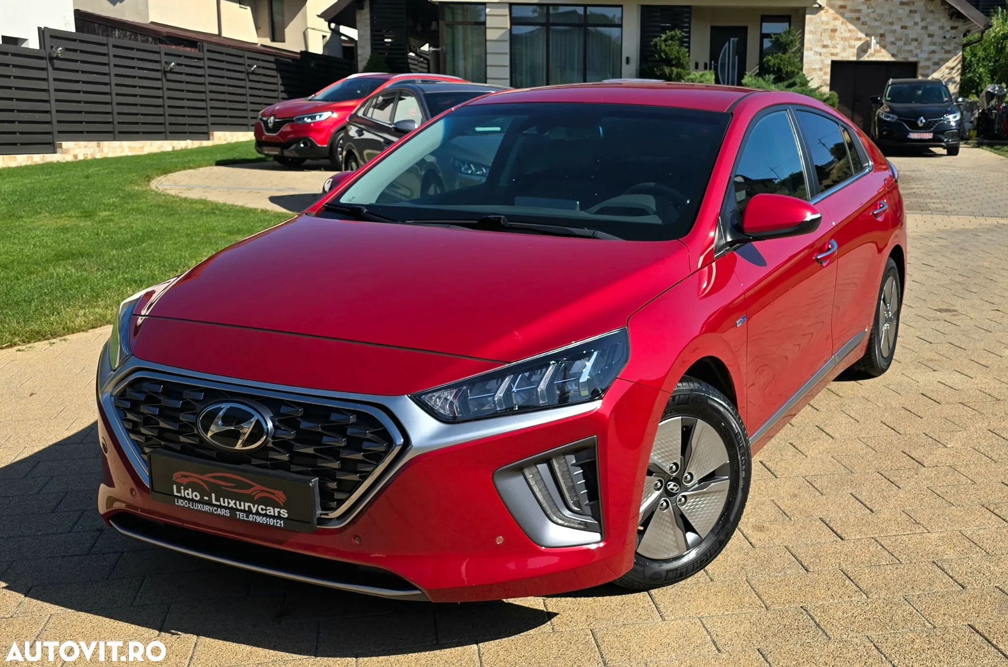 Hyundai IONIQ Hybrid 1.6 GDI Premium - 1