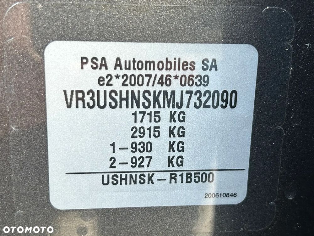 Peugeot 2008 1.2 PureTech GT Line S&S - 28