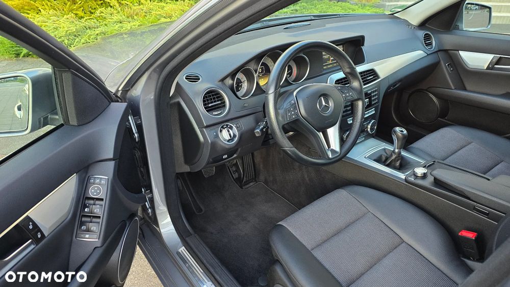 Mercedes-Benz Klasa C 180 BlueEFFICIENCY Avantgarde - 9