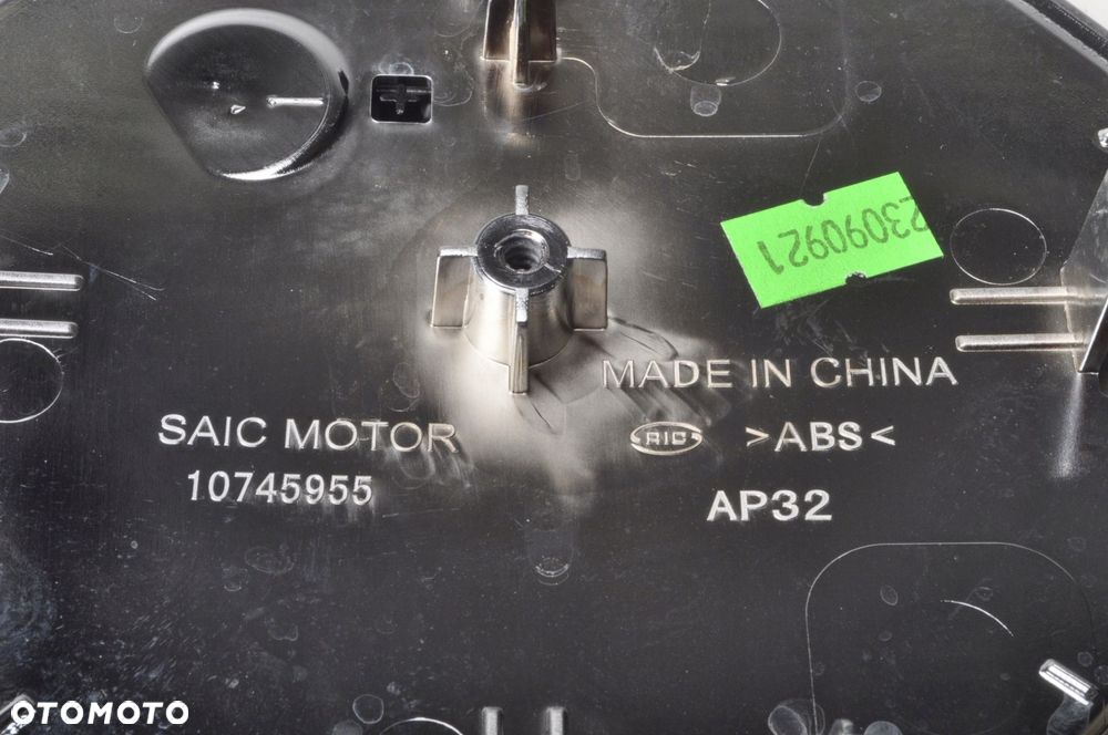 MG HS ZNACZEK LOGO EMBLEMAT PRZÓD 10745955 2024 LIFT - 5