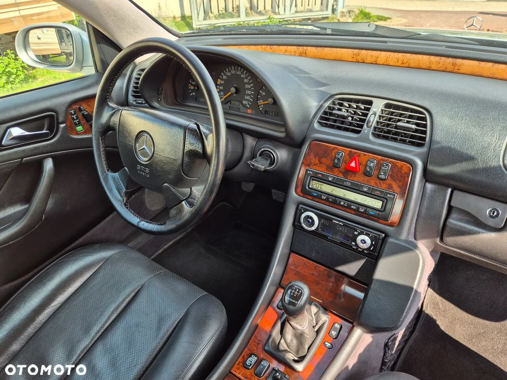 Mercedes-Benz CLK - 28