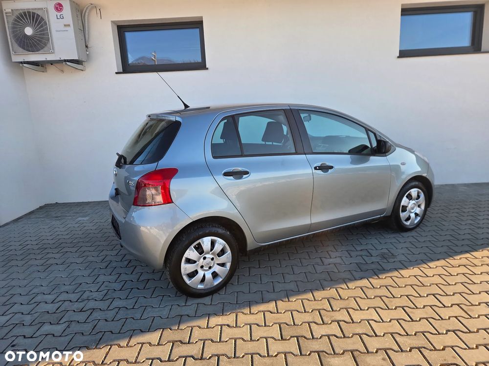 Toyota Yaris - 12