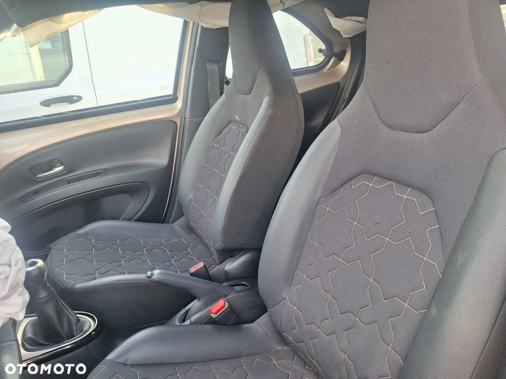 Toyota Aygo X Limited - 14