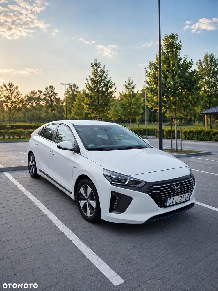 Hyundai IONIQ Hybrid Platinum - 1