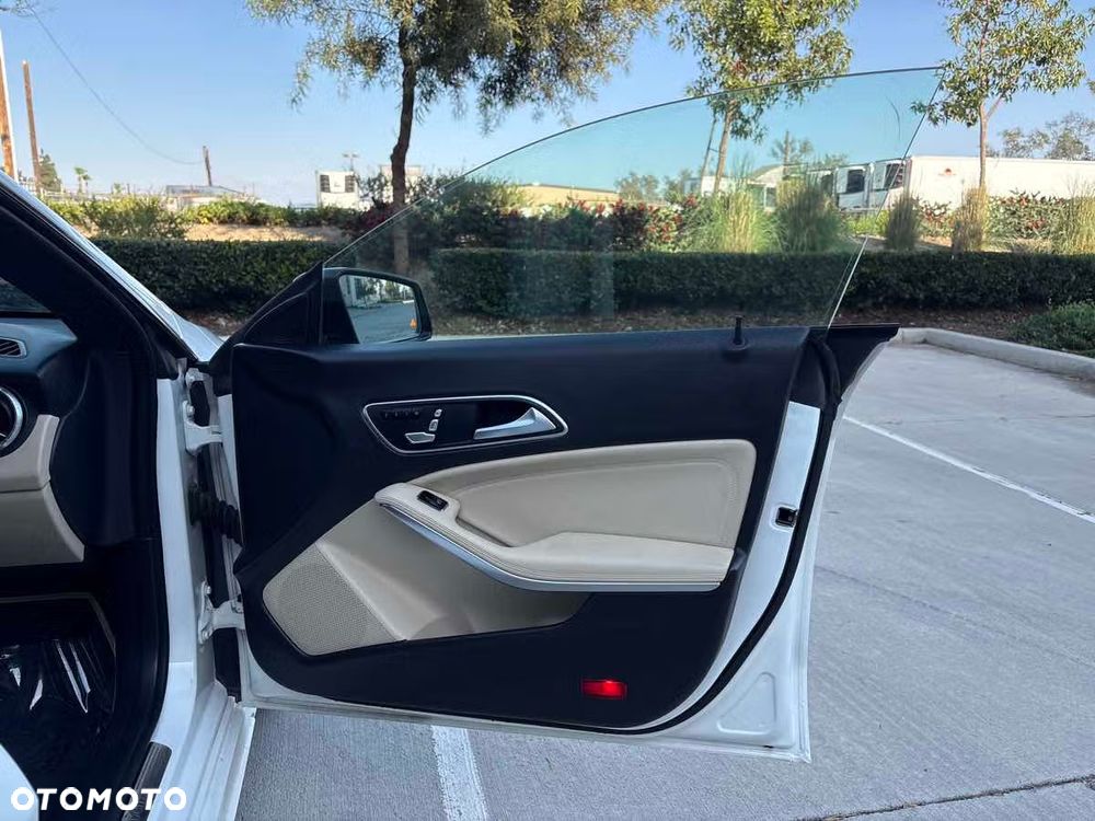 Mercedes-Benz CLA - 20