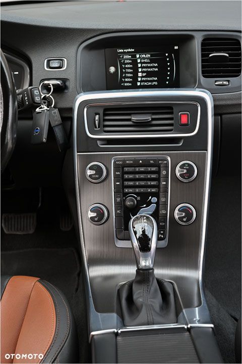 Volvo V60 Cross Country D4 Geartronic Summum - 23