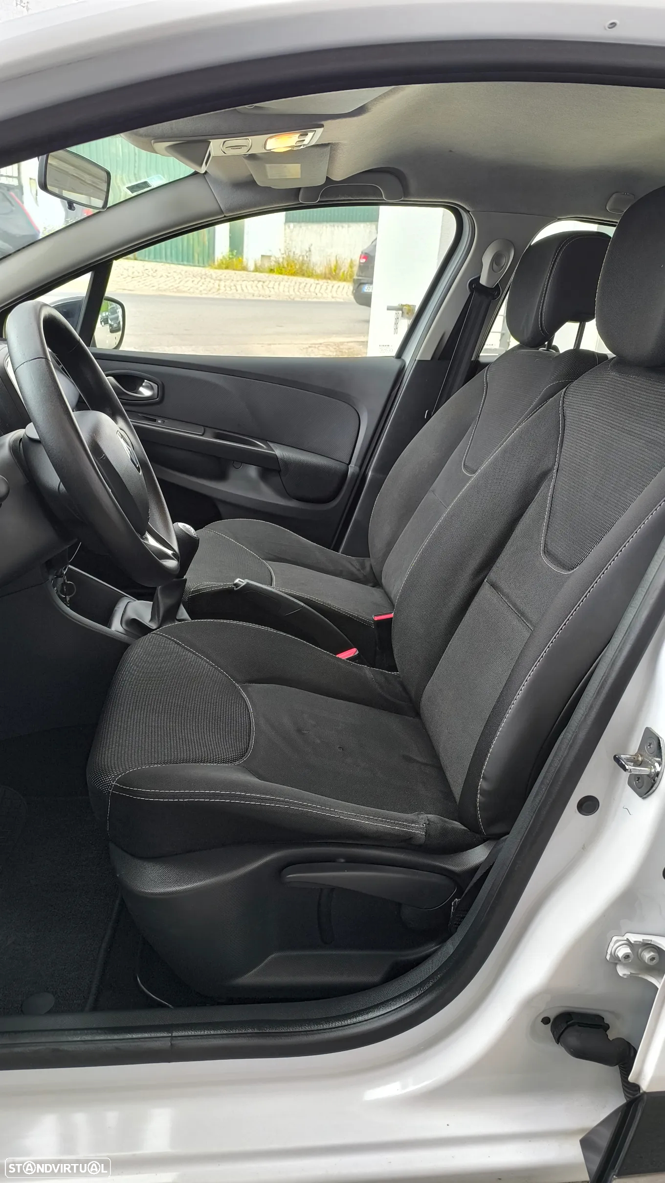 Renault Clio Sport Tourer 1.5 dCi Dynamique S - 16