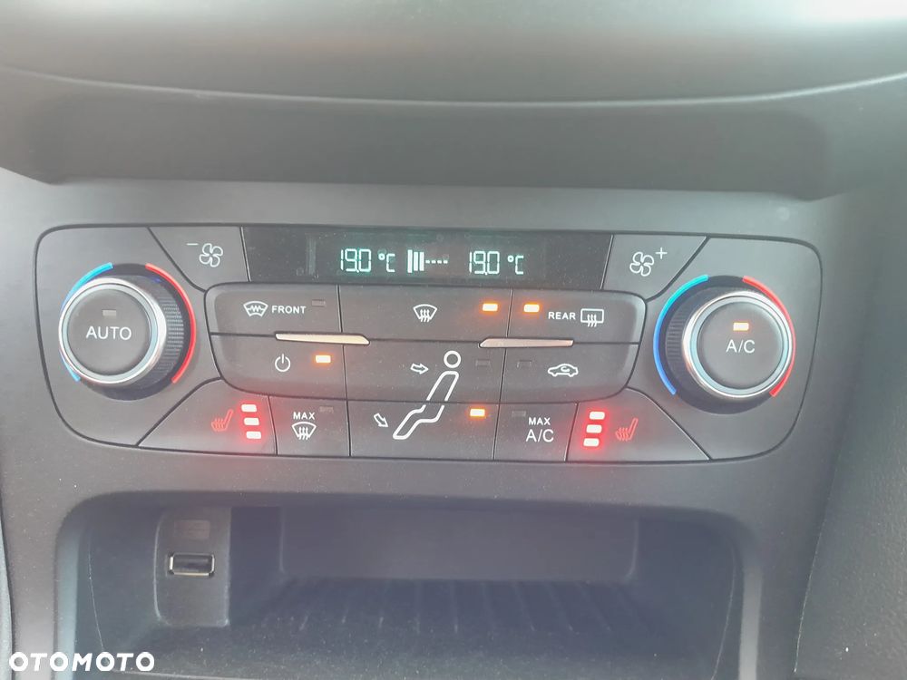 Ford Focus 1.5 TDCi Titanium - 22