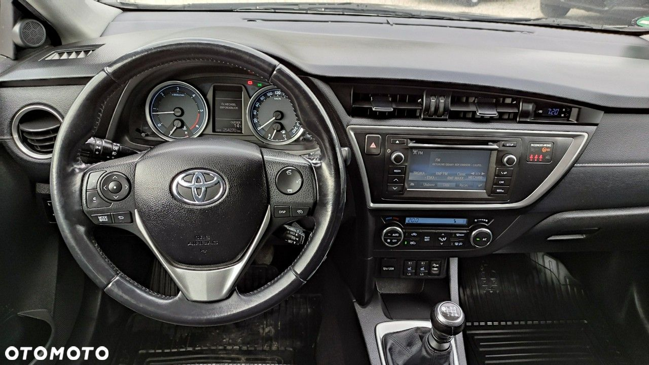 Toyota Auris - 38