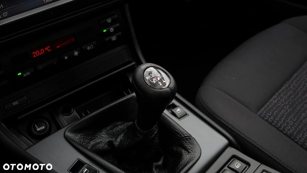 BMW Seria 3 320i - 20