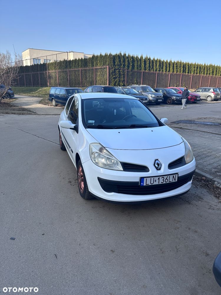 Renault Clio - 2