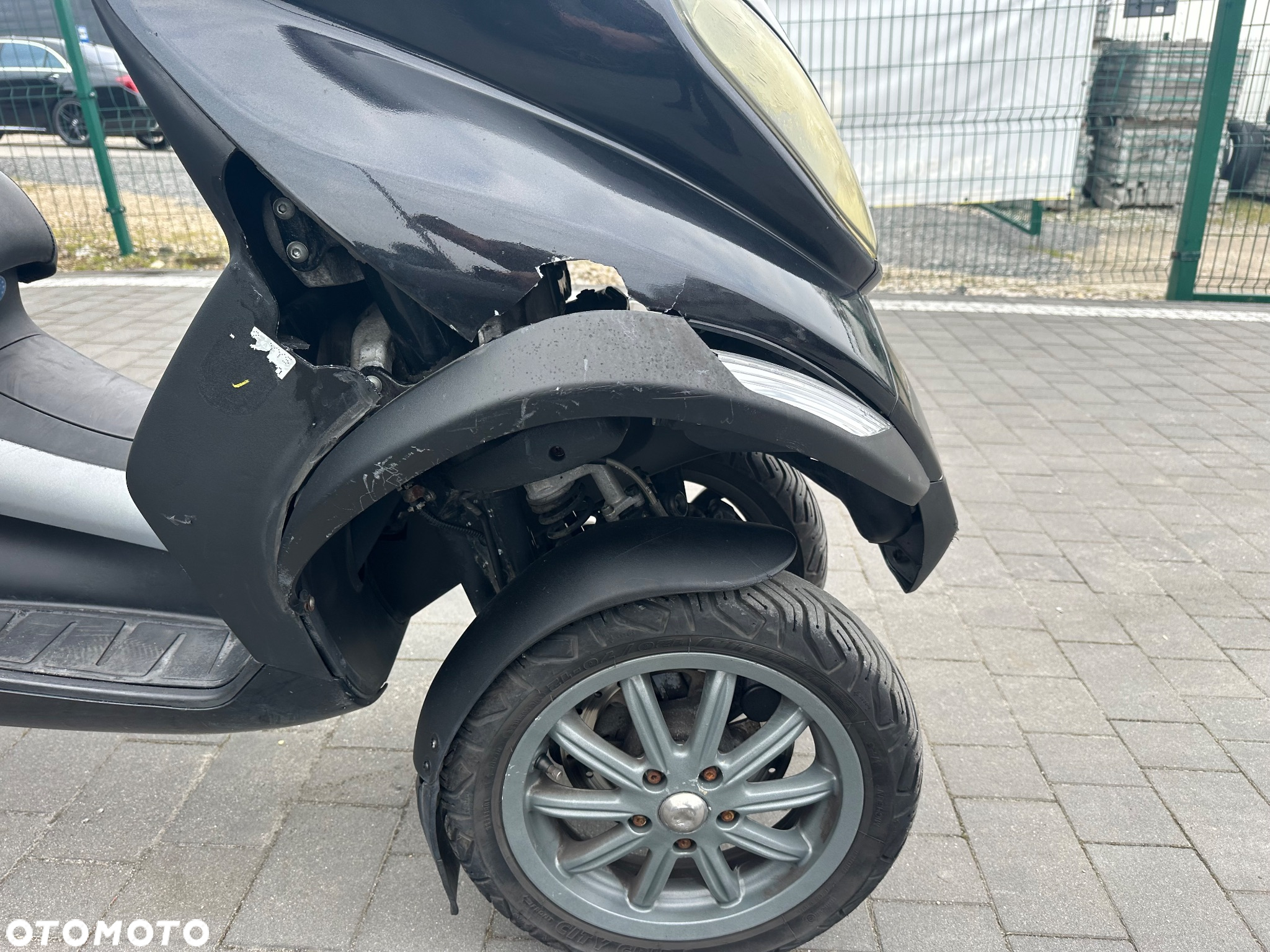 Piaggio MP-3 - 10