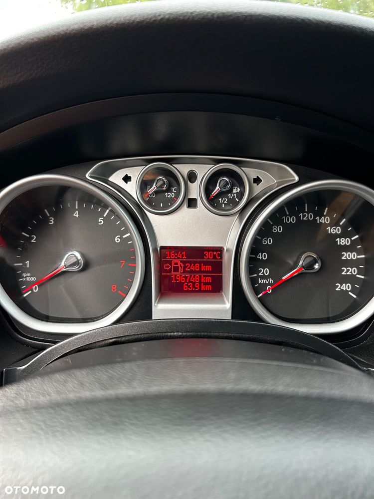 Ford Focus 1.6 Titanium - 23