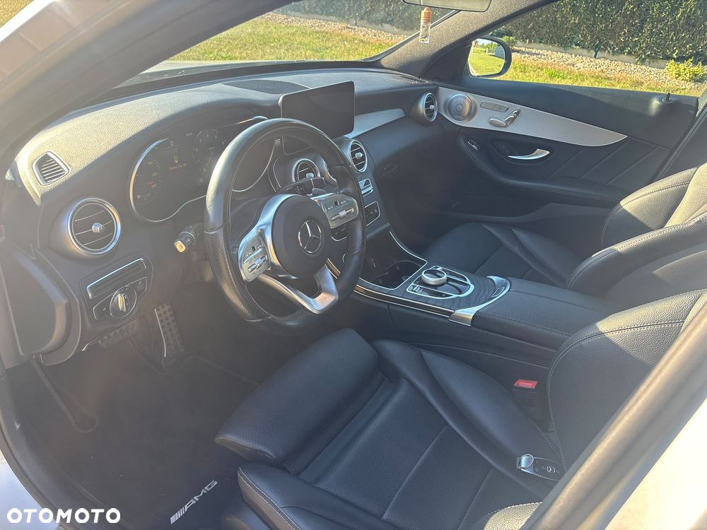 Mercedes-Benz Klasa C 300 9G-TRONIC - 18