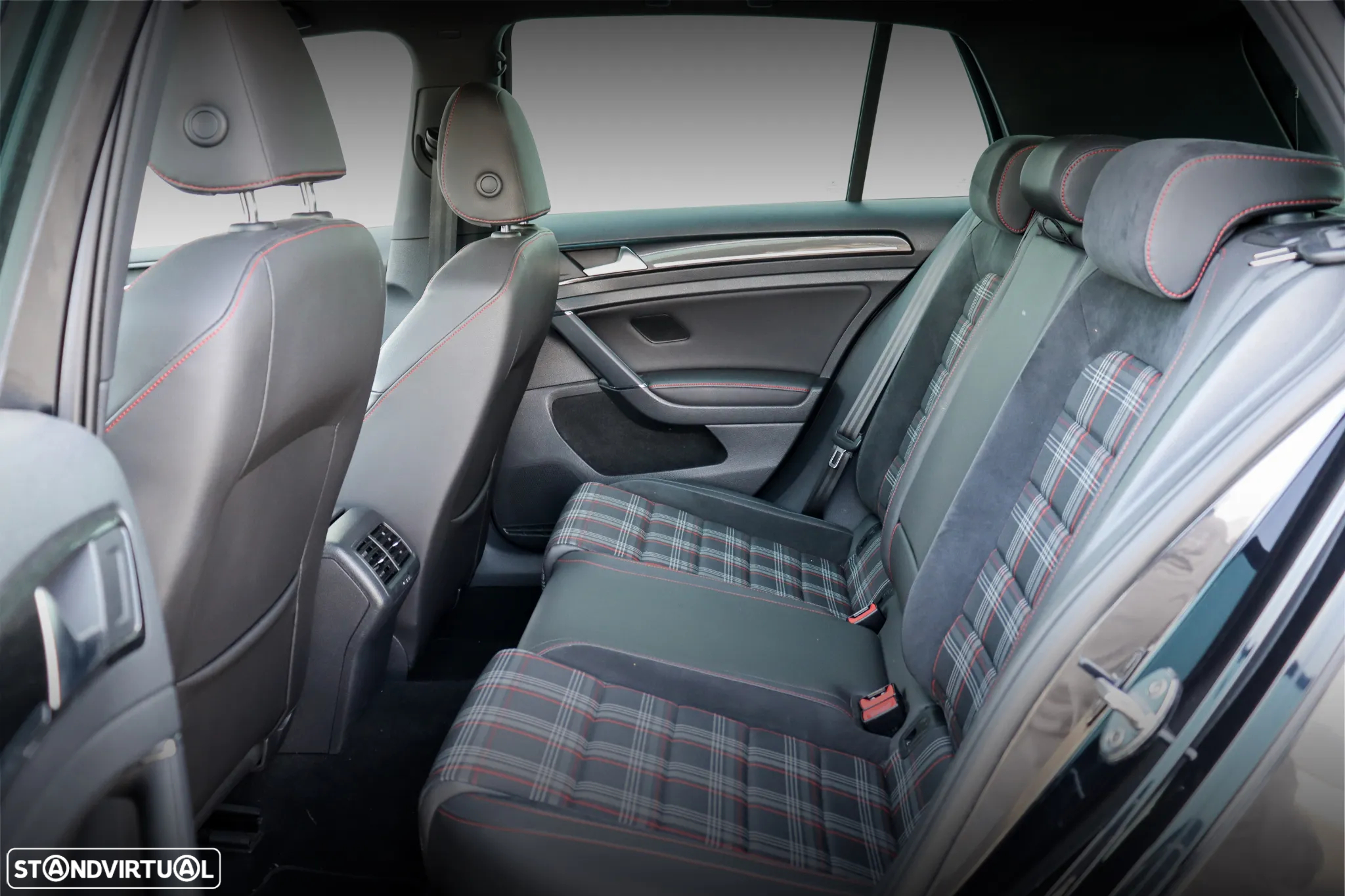 VW Golf 2.0 TSi GTi DSG - 19