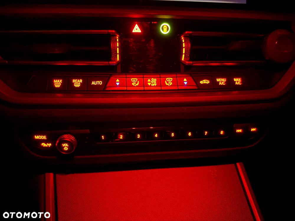 BMW Seria 3 318i - 13