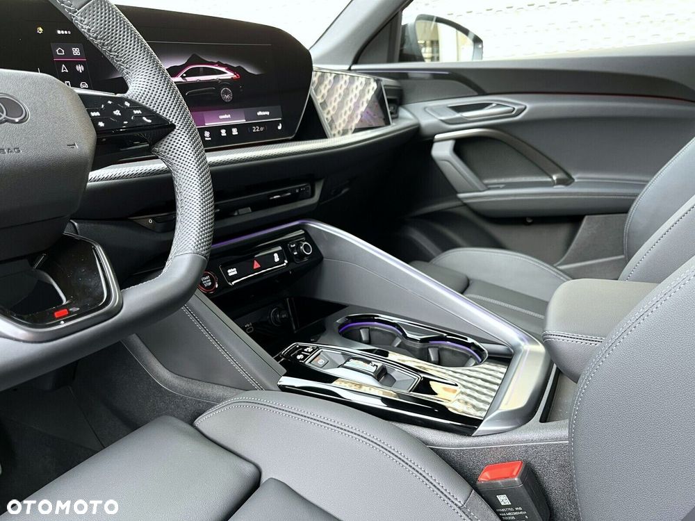 Audi Q5 Sportback - 24