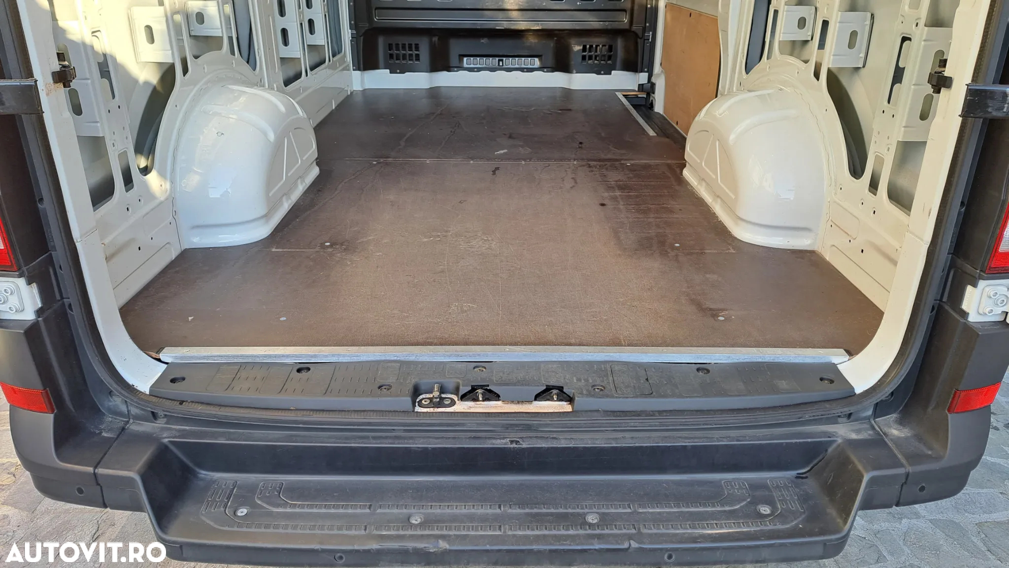 Volkswagen Crafter - 11