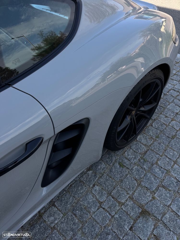 Porsche 718 Cayman 2.0 T - 24