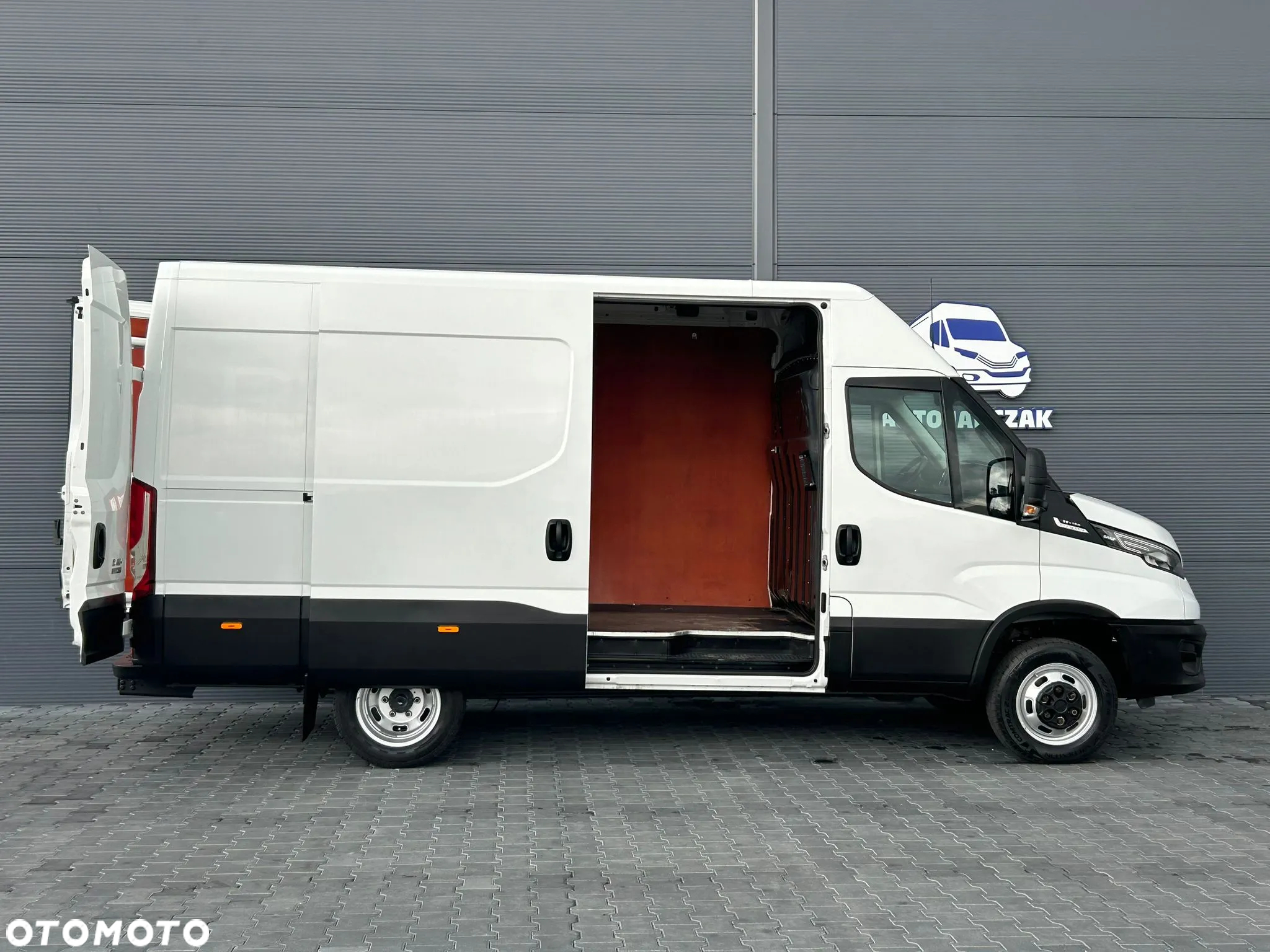 Iveco Daily 35C18 3.0 HPI Hi-Matic L3H2 Średniak **LEDY**Hak 3,5t**NA BLIŹNIAKACH**KLIMA**Sprowadzony**2020R** - 7