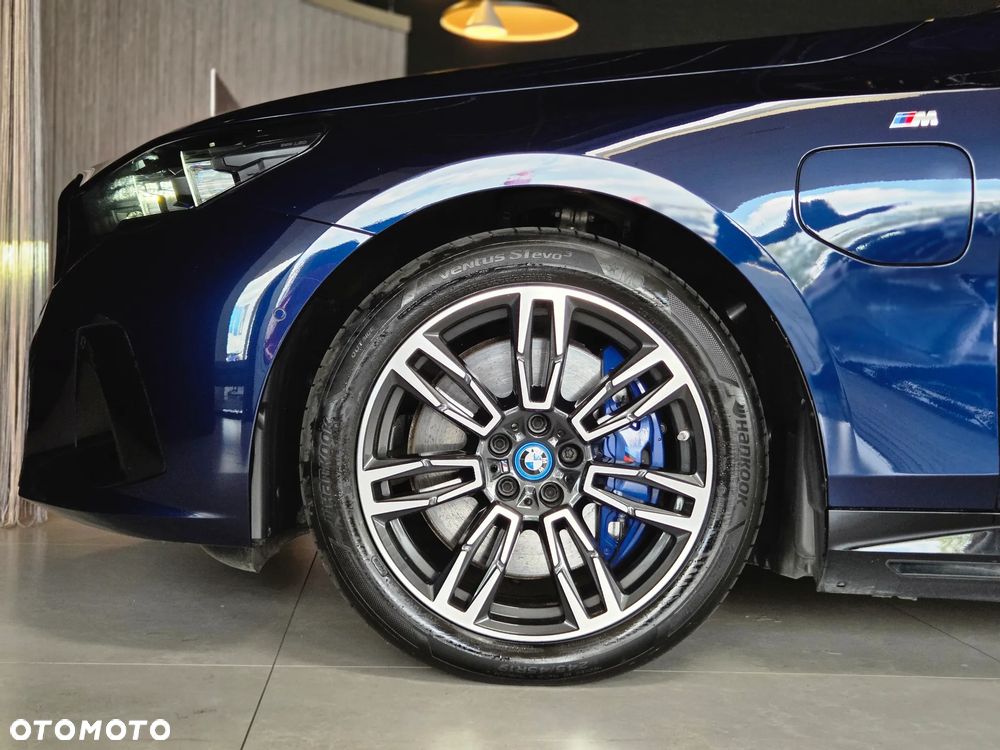 BMW Seria 5 550e xDrive PHEV M Sport - 5